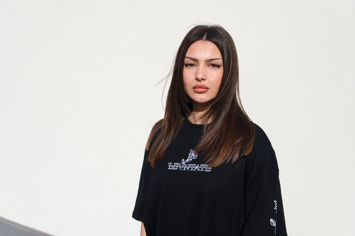 LEVNTATE / Flower-Drop Oversize T-Shirt (schwarz)