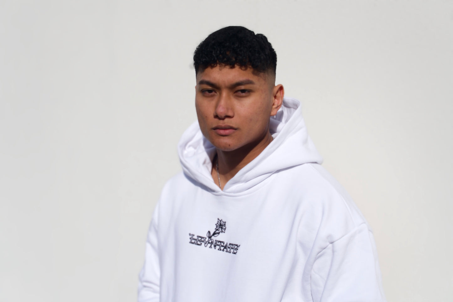 LEVNTATE / Flower-Drop Oversize Hoodie (weiß)